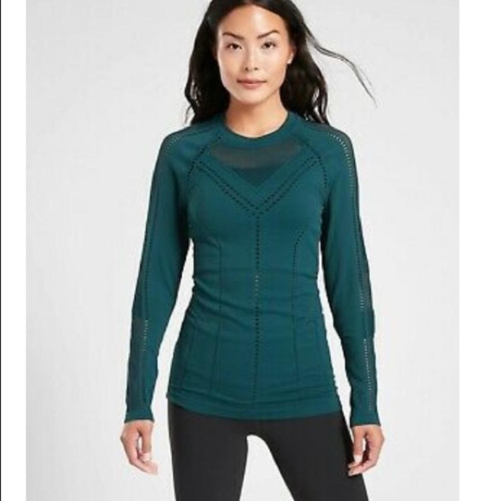 Athleta oxygen long sleeve top
